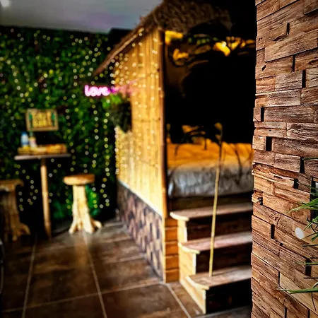 La Jungle De Zoe - Nuit Insolite A 15min De Caen *